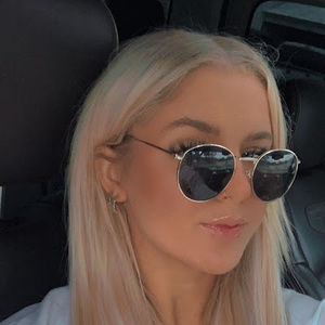 Meet your Posher, Hailey